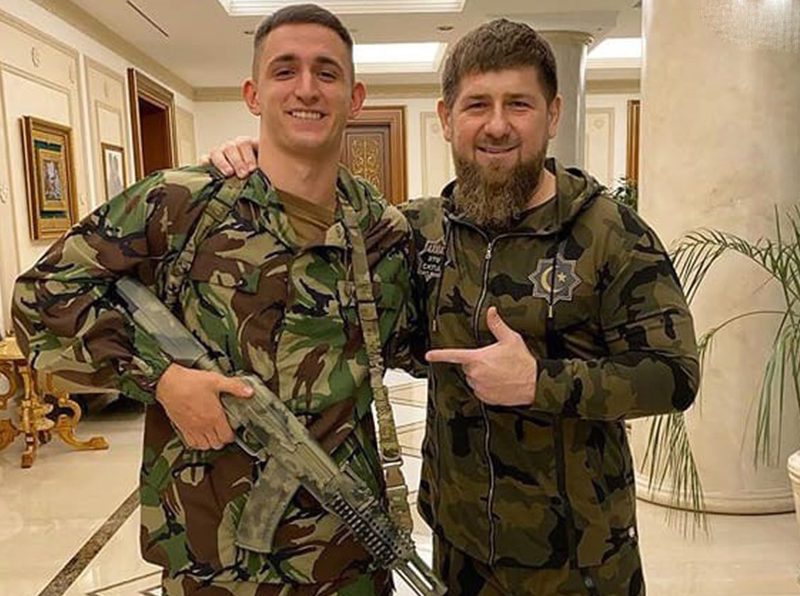 Проект «Пятая колонна»: «я купил военный билет», СВО – «*****» Проект «Пятая колонна»: «я купил военный билет», СВО – «*****» - блогера Литвина призывают отправить на СВО