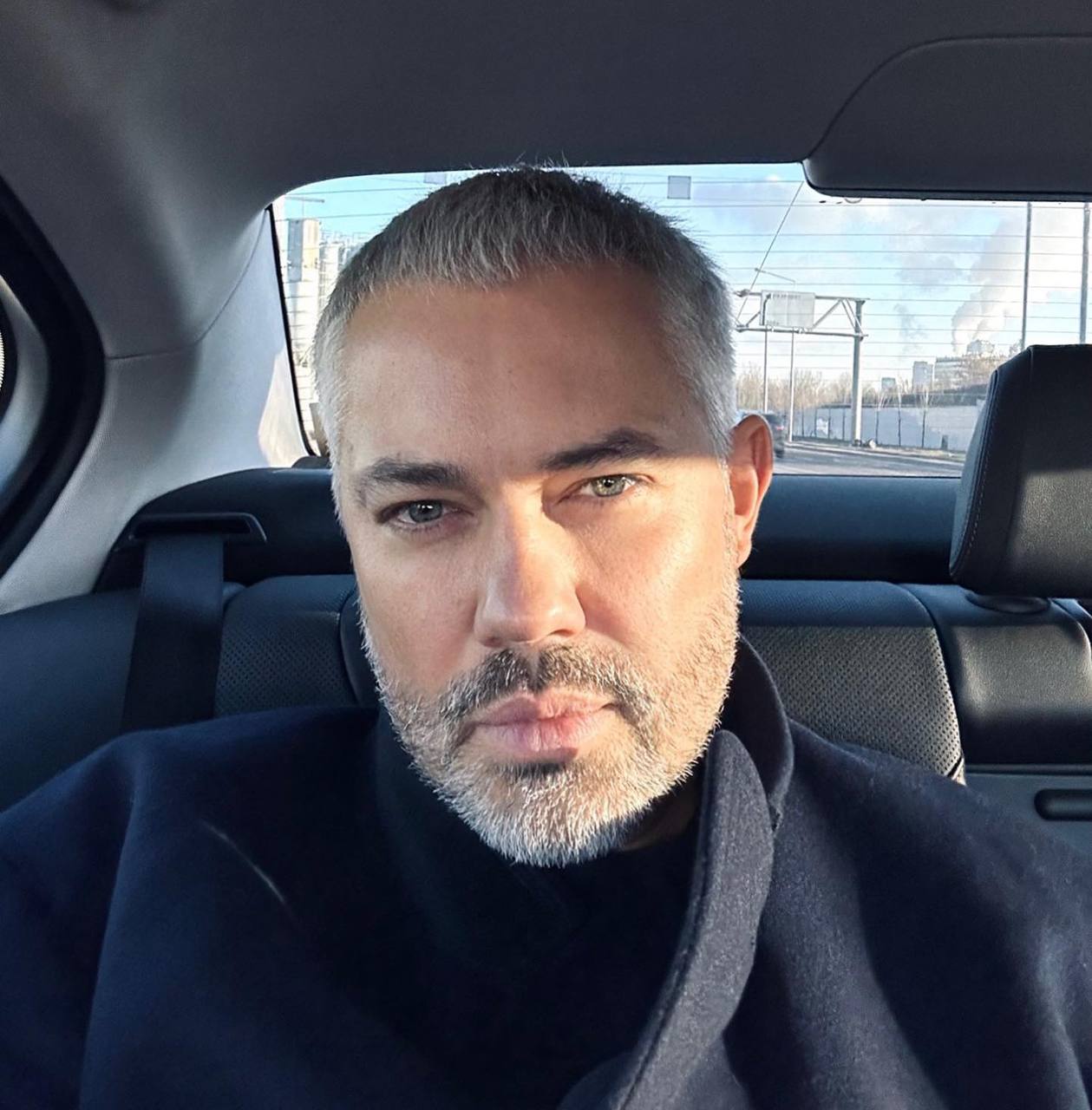 Александр Рогов рассказал об одиночестве: «Мне некому позвонить» Александр Рогов рассказал об одиночестве: «Мне некому позвонить»