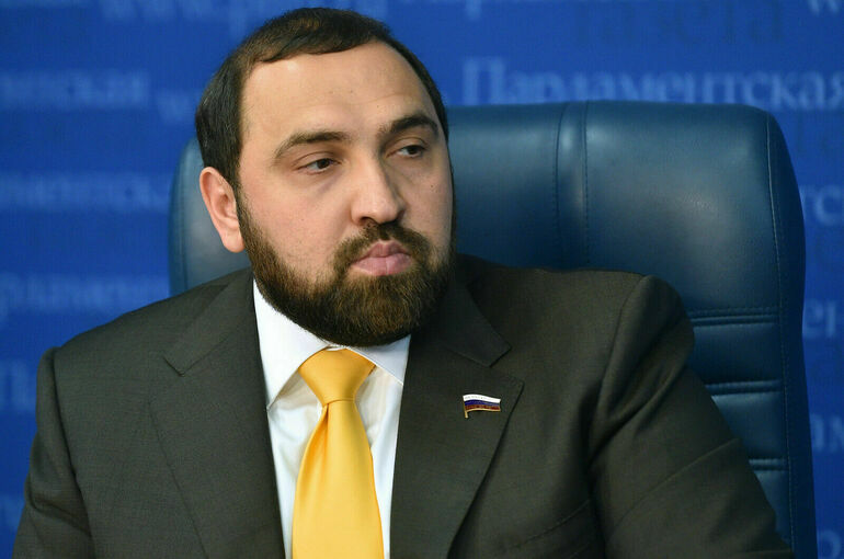 Депутат Хамзаев призвал поддержать фиксированные цены на авиабилеты Депутат Хамзаев призвал поддержать фиксированные цены на авиабилеты