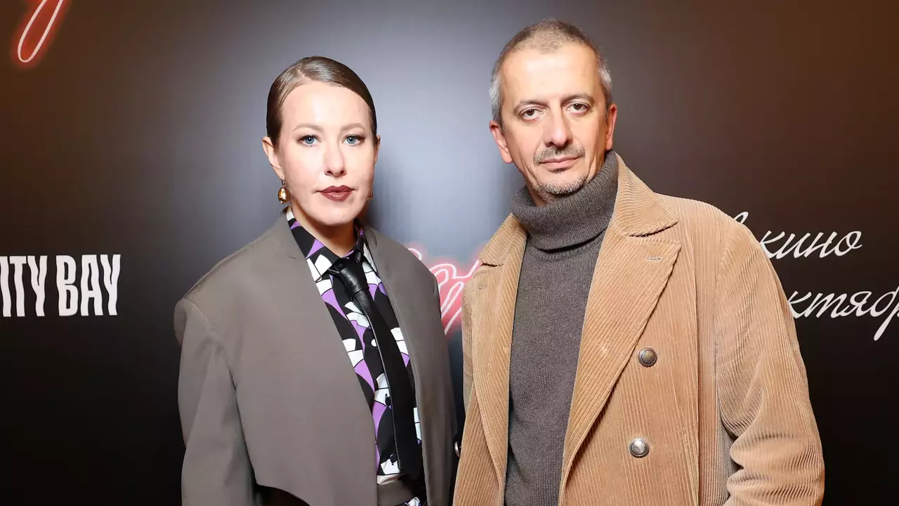 dikij-ljuks-kseniju-sobchak-vysmejali-za-obraz-s-zolotymi-palcami.webp.webp «Дикий люкс»: Ксению Собчак высмеяли за образ с золотыми пальцами и ухом