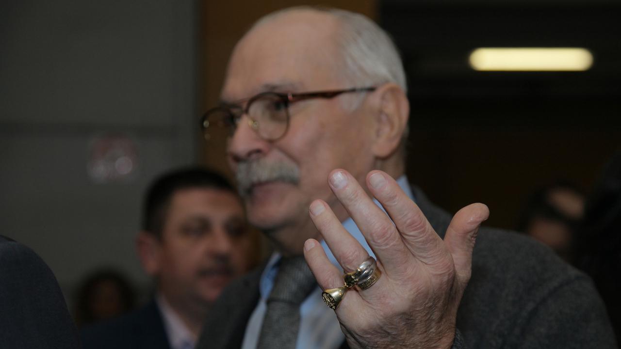 im-hochetsja-tuda-gde-sytno-bogato-krasivo-nikita-mihalkov-vyskazalsja.jpg «Им хочется туда, где сытно, богато, красиво»: Никита Михалков высказался об уехавших из России артистах