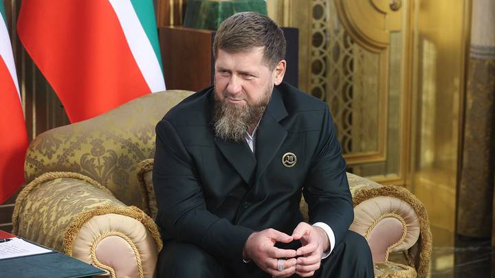 Кадыров призвал чеченцев отправиться добровольцами на СВО после атаки дрона Кадыров призвал чеченцев отправиться добровольцами на СВО после атаки дрона