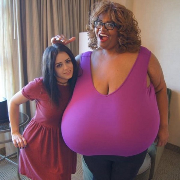 Невероятные размеры: Жизнь и достижения женщины с самой большой грудью Невероятные размеры: Жизнь и достижения женщины с самой большой грудью в мире