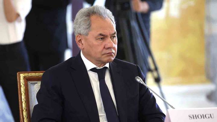 Шойгу направился с рабочим визитом в ОАЭ
