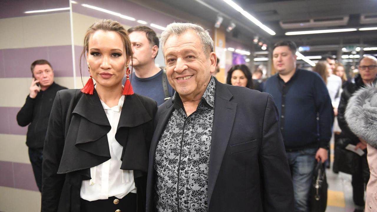 vdova-borisa-grachevskogo-vpervye-privela-na-televidenie-4-letnego-syna-i.jpg Вдова Бориса Грачевского впервые привела на телевидение 4-летнего сына и рассказала о жизни матери-одиночки