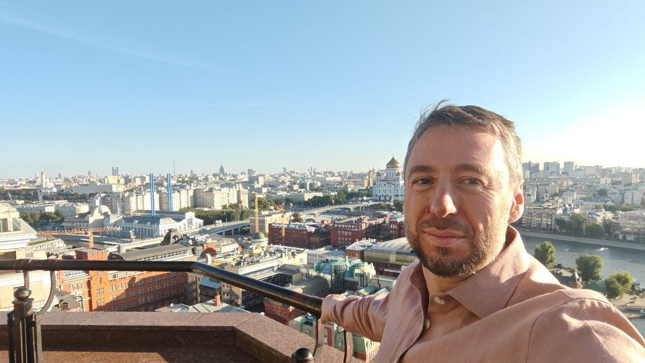 «Вспомнил Болгар»: Владислав Бакальчук отреагировал на насмешки за фото с женой Ким