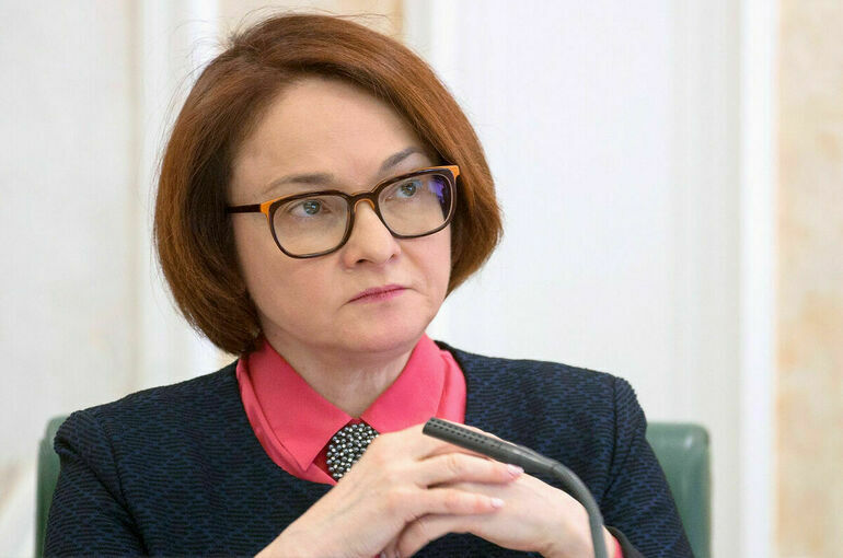 Дешевые кредиты экономике не помогут. Нужно снижать инфляцию Дешевые кредиты экономике не помогут. Нужно снижать инфляцию