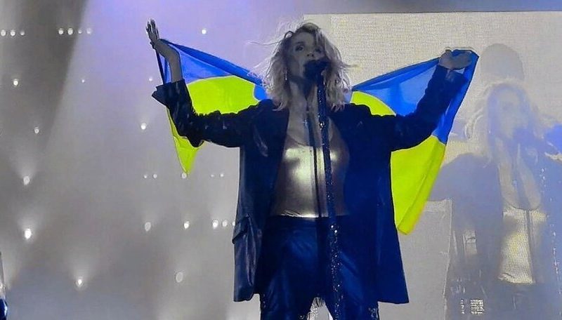 Проект «Пятая колонна»: «патриотку» Украины Лободу заткнули, пригрозив штрафом и Проект «Пятая колонна»: «патриотку» Украины Лободу заткнули, пригрозив штрафом и пожизненным запретом на въезд