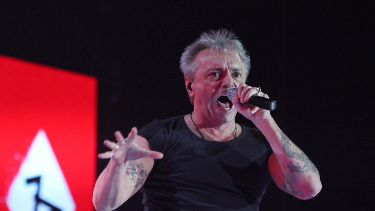 chego-vseh-tak-bombanulo-to-lider-alisy-opravdalsja-za-slova-o.jpg «Чего всех так бомбануло-то?»: лидер «Алисы» оправдался за слова о переносе концертов из-за низких продаж