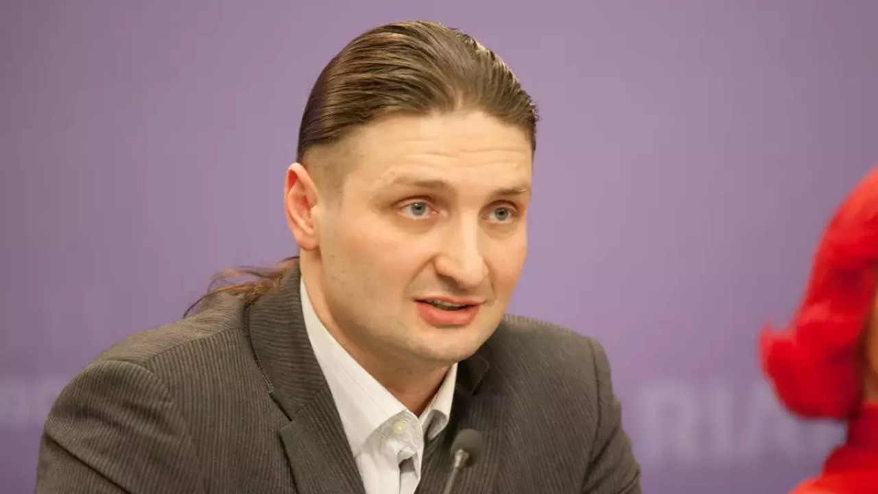 jedgard-zapashnyj-raskritikoval-zapadnyh-zvezd-kotorye-sobralis-uezzhat-iz-ssha.png Эдгард Запашный раскритиковал западных звезд, которые собрались уезжать из США
