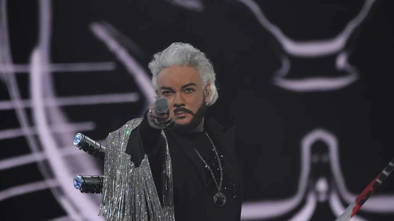 jeto-ljubov-filipp-kirkorov-razotkrovennichalsja-s-dimoj-bilanom-na-glazah-zhurnalistov.png «Это любовь»: Филипп Киркоров разоткровенничался с Димой Биланом на глазах журналистов