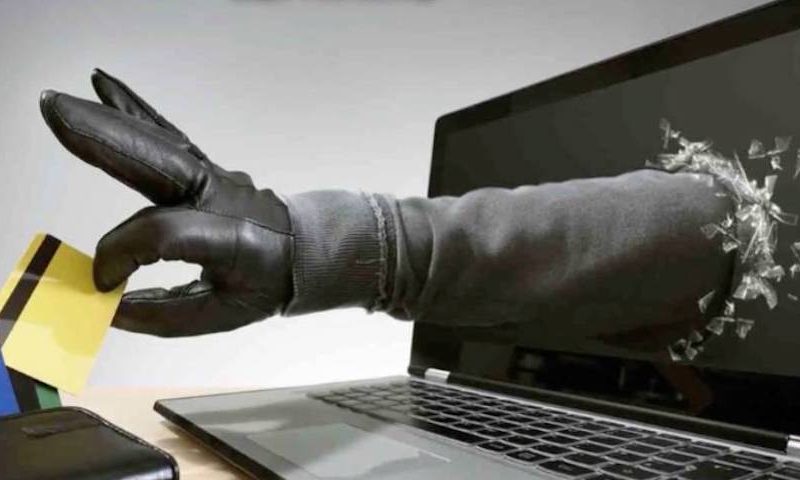 «Нет света»: мошенники перестали звонить россиянам после удара ВС России «Нет света»: мошенники перестали звонить россиянам после удара ВС России по Украине