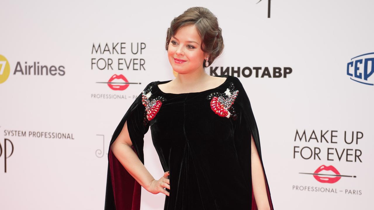 «Никогда столько не плакала»: звезда Comedy Woman покинула Россию