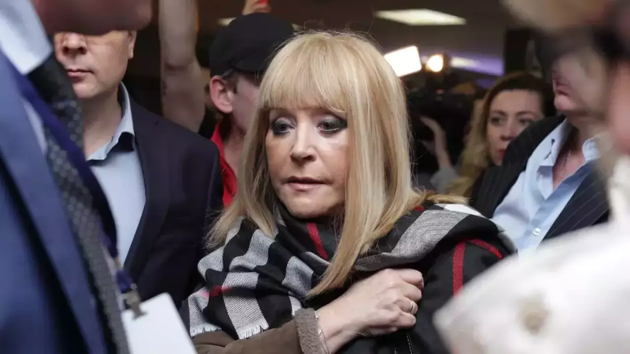 obeshhala-podarit-vnuchke-klavdii-alla-pugacheva-rasprodaet-brillianty-iz-za-nehvatki.webp.webp «Обещала подарить внучке Клавдии»: Алла Пугачева распродает бриллианты из-за нехватки денег