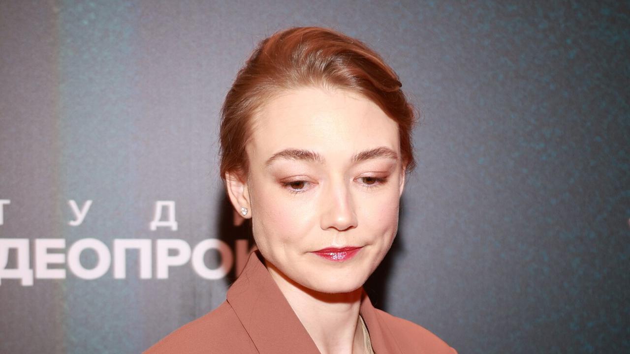 oksana-akinshina-proignorirovala-sobstvennuju-premeru.jpg Оксана Акиньшина проигнорировала собственную премьеру