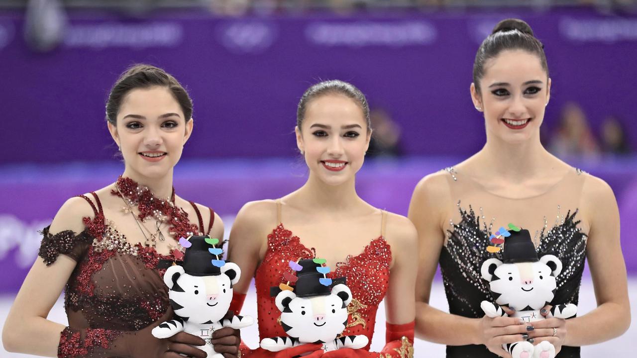 ona-so-mnoj-ne-zdorovaetsja-alina-zagitova-raskryla-pravdu-ob.jpg «Она со мной не здоровается»: Алина Загитова раскрыла правду об отношениях с Евгенией Медведевой