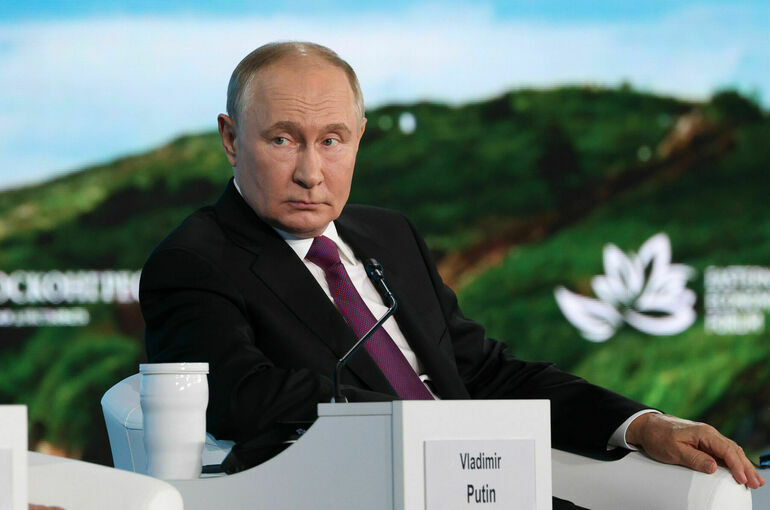 Путин заявил, что конфликт на Украине приобрел глобальный характер