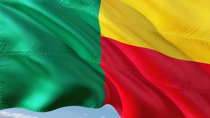 Россия отслеживает информацию о передвижениях войск США в Бенине, заявил посол