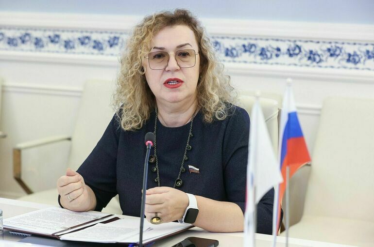 Сенатор Епифанова предложила оформить старших по дому самозанятыми Сенатор Епифанова предложила оформить старших по дому самозанятыми