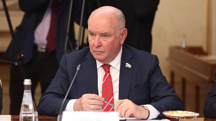 Сенатор Карасин прокомментировал заявление Киева о стране-покровительнице в РФ Сенатор Карасин прокомментировал заявление Киева о стране-покровительнице в РФ