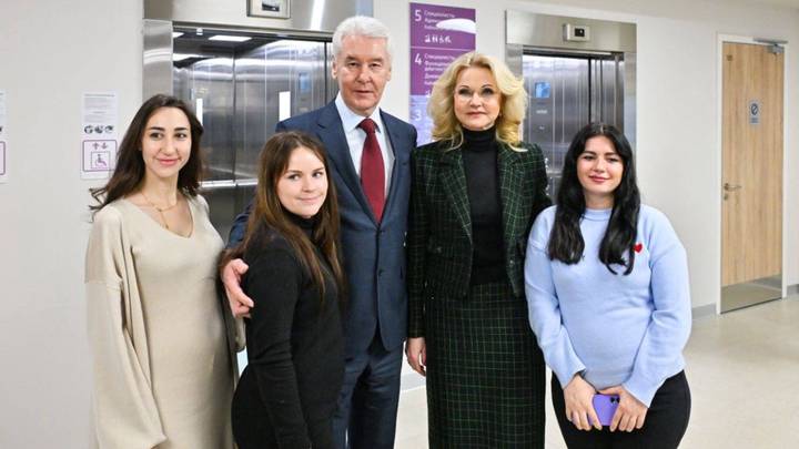 Собянин и Голикова открыли крупнейший в России центр женского здоровья