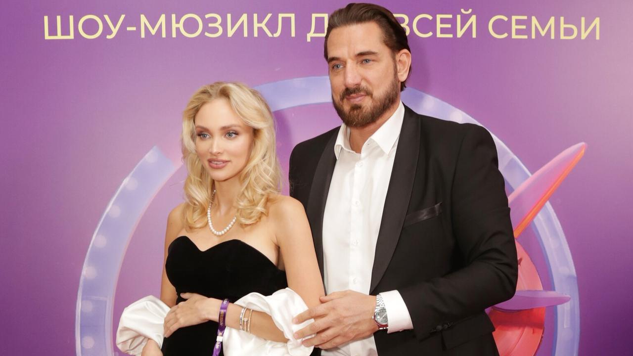 «Так нельзя!»: Курбан Омаров отругал беременную жену из-за эмоций, которые могут плохо сказаться на ребенке