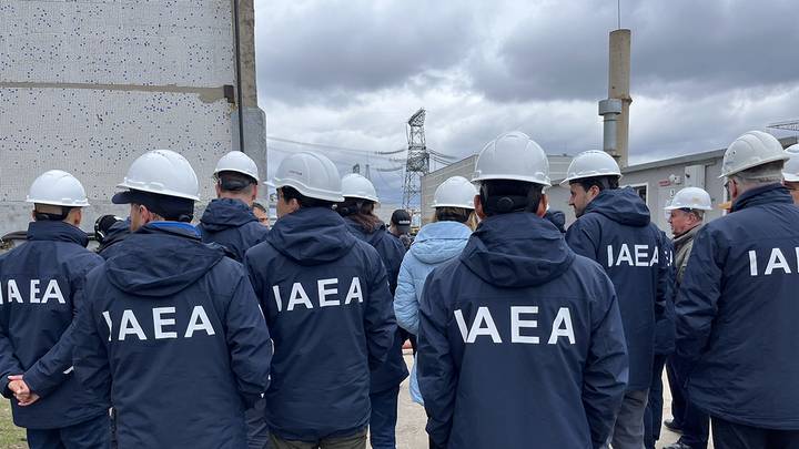ВСУ пытались обстрелами сорвать ротацию экспертов МАГАТЭ на ЗАЭС ВСУ пытались обстрелами сорвать ротацию экспертов МАГАТЭ на ЗАЭС