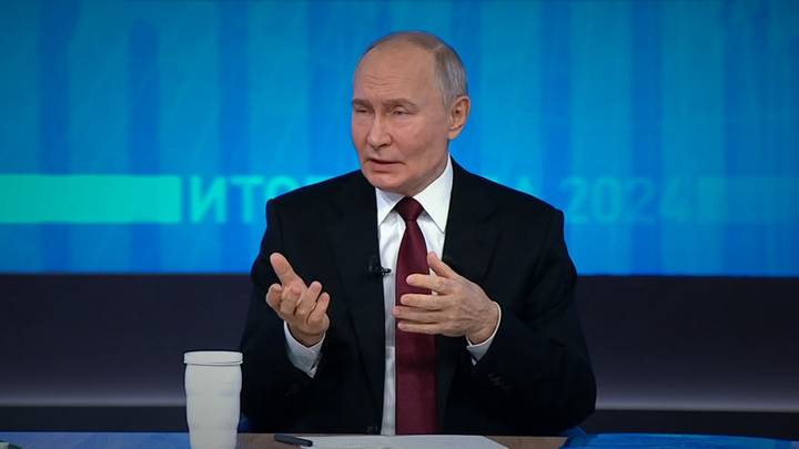 Путин заявил, что не виделся с Асадом после его приезда Путин заявил, что не виделся с Асадом после его приезда в Москву