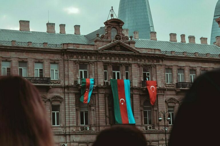 Власти Азербайджана решили изменить правила пребывания для россиян Власти Азербайджана решили изменить правила пребывания для россиян