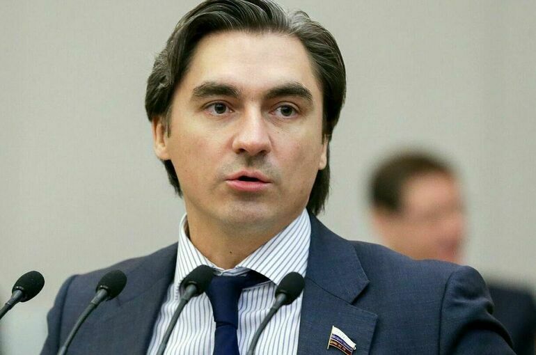 Водка отдельно, котлеты отдельно: продажу спиртного предлагают ограничить Водка отдельно, котлеты отдельно: продажу спиртного предлагают ограничить