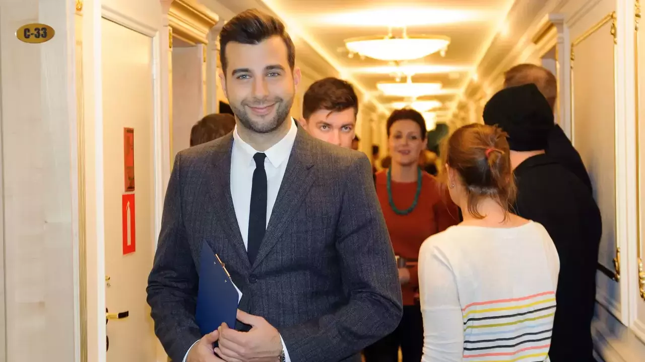vy-proizvodili-vpechatlenie-drugogo-cheloveka-urgant-poshutil-pro-umenie-poznera-torgovatsja.webp.webp «Вы производили впечатление другого человека»: Ургант пошутил про умение Познера торговаться с Первым каналом