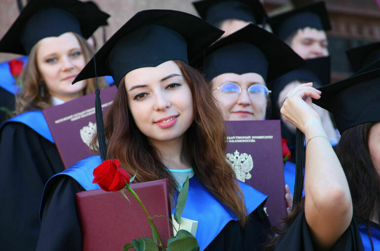 Молодых специалистов с дипломами, но без опыта хотят нанимать по квоте