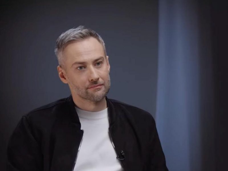Шепелев заявил, что отец Фриске напал на него с ножом Шепелев заявил, что отец Фриске напал на него с ножом и пытался похитить Платона