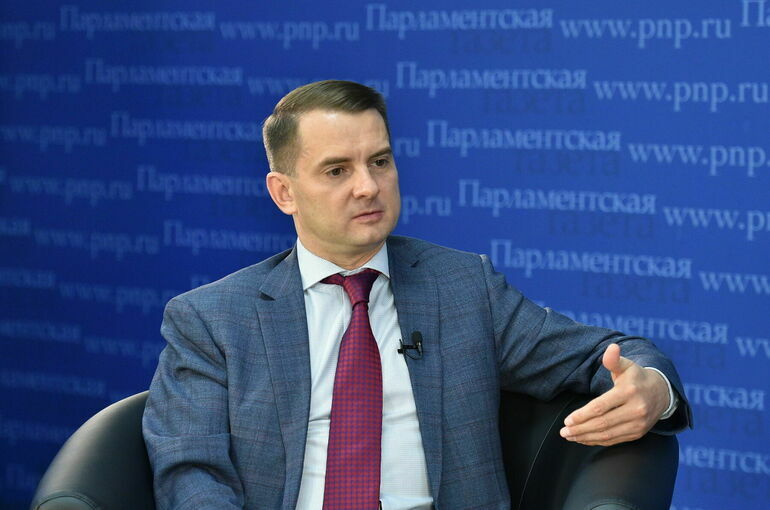 Депутат Нилов считает, что в РФ нужно повышать престиж трудовых Депутат Нилов считает, что в РФ нужно повышать престиж трудовых профессий