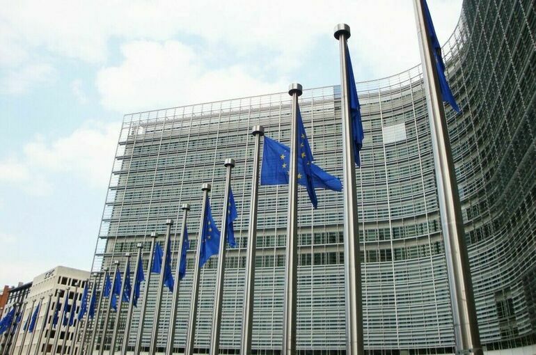 Евросоюз ввел новый пакет санкций против России Евросоюз ввел новый пакет санкций против России