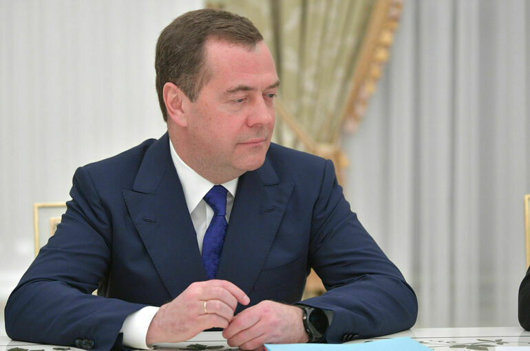 Медведев поддержал предложение Маска закрыть Агентство США по международному развитию Медведев поддержал предложение Маска закрыть Агентство США по международному развитию
