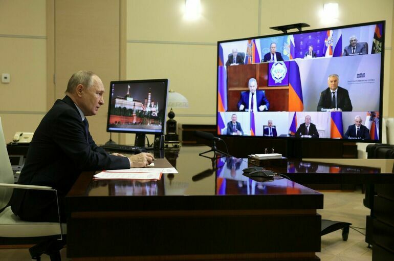 Путин обсудил с членами Совбеза аспекты борьбы с терроризмом Путин обсудил с членами Совбеза аспекты борьбы с терроризмом
