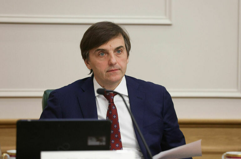 Кравцов указал на пятикратную разницу в средней зарплате педагогов в Кравцов указал на пятикратную разницу в средней зарплате педагогов в регионах