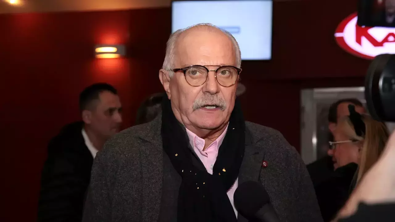 «Люся, куда ты собралась лететь?»: Никита Михалков назвал Максакову наглой и дерзкой актрисой