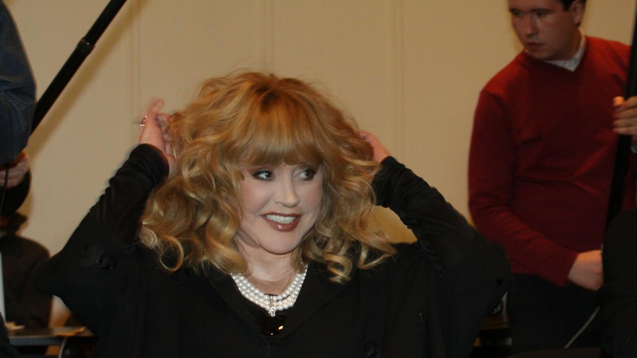 nazvavshaja-sebja-patriotkoj-alla-pugacheva-sobrala-semju-v-osobnjake-v.jpg Назвавшая себя «патриоткой» Алла Пугачева собрала семью в особняке в Израиле по особому поводу