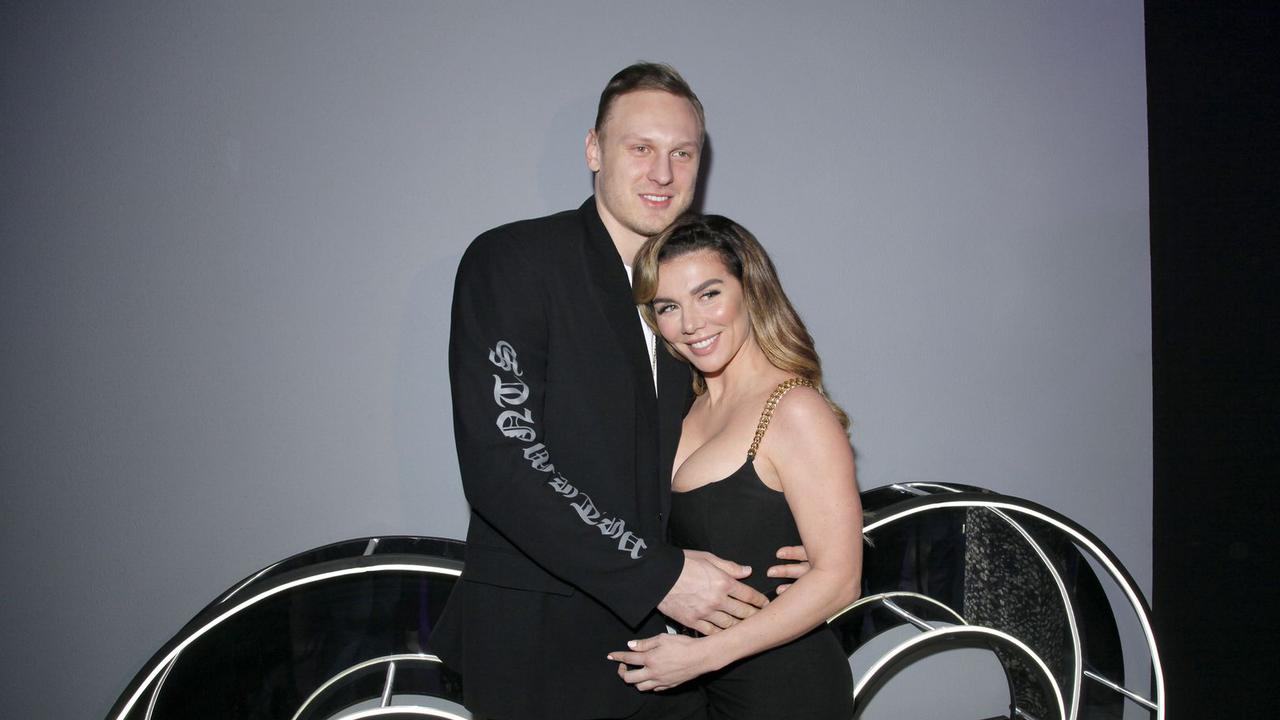 otec-janisa-timmy-nazval-annu-sedokovu-nepolnocennoj-tvarju.jpg Отец Яниса Тиммы назвал Анну Седокову «неполноценной тварью»