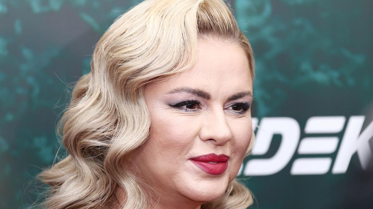 pevica-anna-semenovich-napomnila-o-svoih-zaslugah-posle-poluchenija-gosnagrady.jpg Певица Анна Семенович напомнила о своих заслугах после получения госнаграды