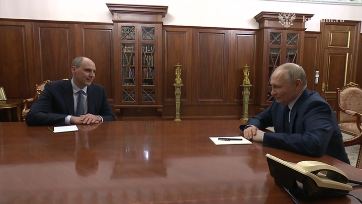 Путин предложил Паслеру стать врио губернатора Свердловской области Путин предложил Паслеру стать врио губернатора Свердловской области