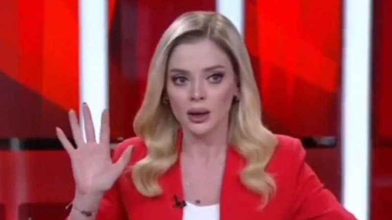 Дрожала от страха, но эфир довела: ведущая новостей из Стамбула застала мощное землетрясение прямо в студии