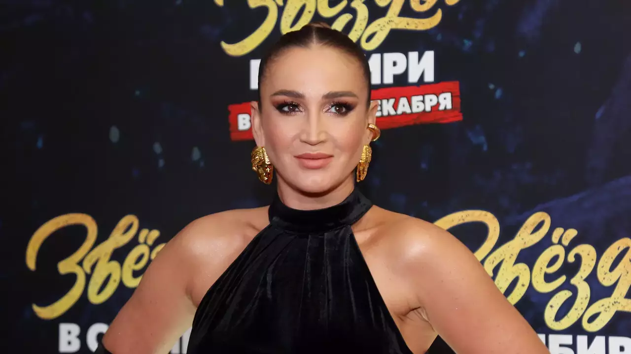 «Я то поправляюсь, то худею»: Бузова рассказала о лишнем весе после подозрений в беременности
