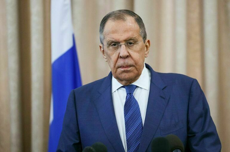 Лавров заметил, что у Вечного огня в Самарканде нет надписи Лавров заметил, что у Вечного огня в Самарканде нет надписи на русском