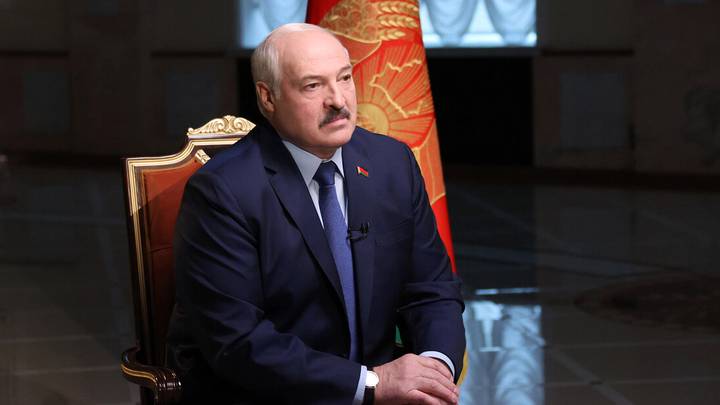 Лукашенко заявил, что автопром России и Белоруссии может достичь уровня Mercedes