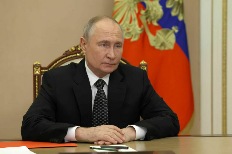 Путин встретился с председателем верхней палаты парламента Таджикистана Путин встретился с председателем верхней палаты парламента Таджикистана