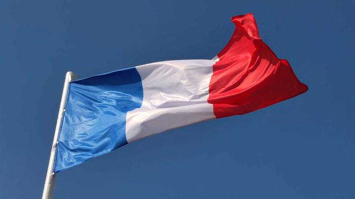 Грузинских футболистов Кварацхелию и Давиташвили ограбили во Франции Грузинских футболистов Кварацхелию и Давиташвили ограбили во Франции