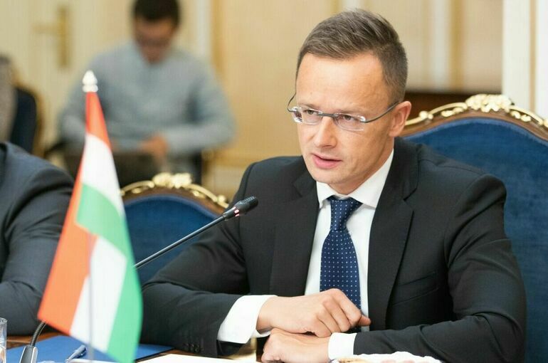 Сийярто обвинил фон дер Ляйен в изоляции европейской экономики Сийярто обвинил фон дер Ляйен в изоляции европейской экономики
